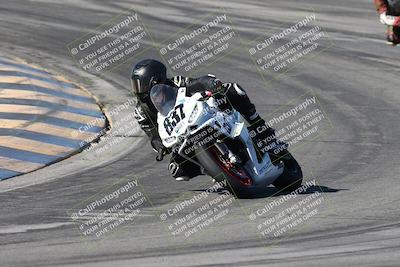 media/Dec-07-2025-CVMA (Sun) [[3e7d2de5dc]]/Race 7-Formula Lightweight Twins Shootout/